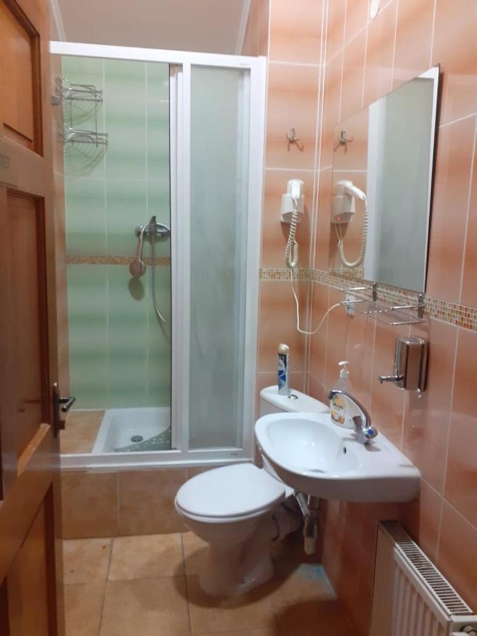 Hostel Stozhary Ternopil Exterior photo